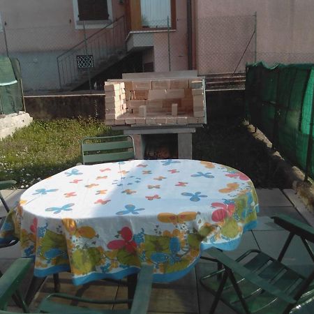Apartamento L'Impossibile Appiano Gentile Exterior foto